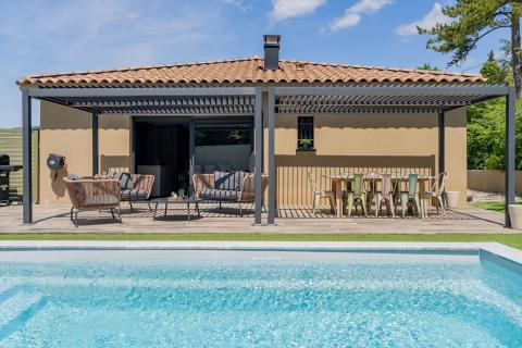 Villa contemporaine avec piscine et garage