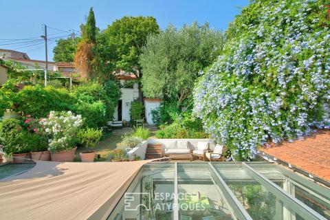 Maison Contemporaine avec Jardin Confidentiel – Coeur Vauban