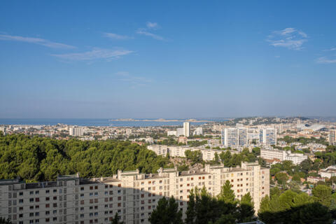 Appartement  contemporain et familial avec vue  panoramique – La Rouviére