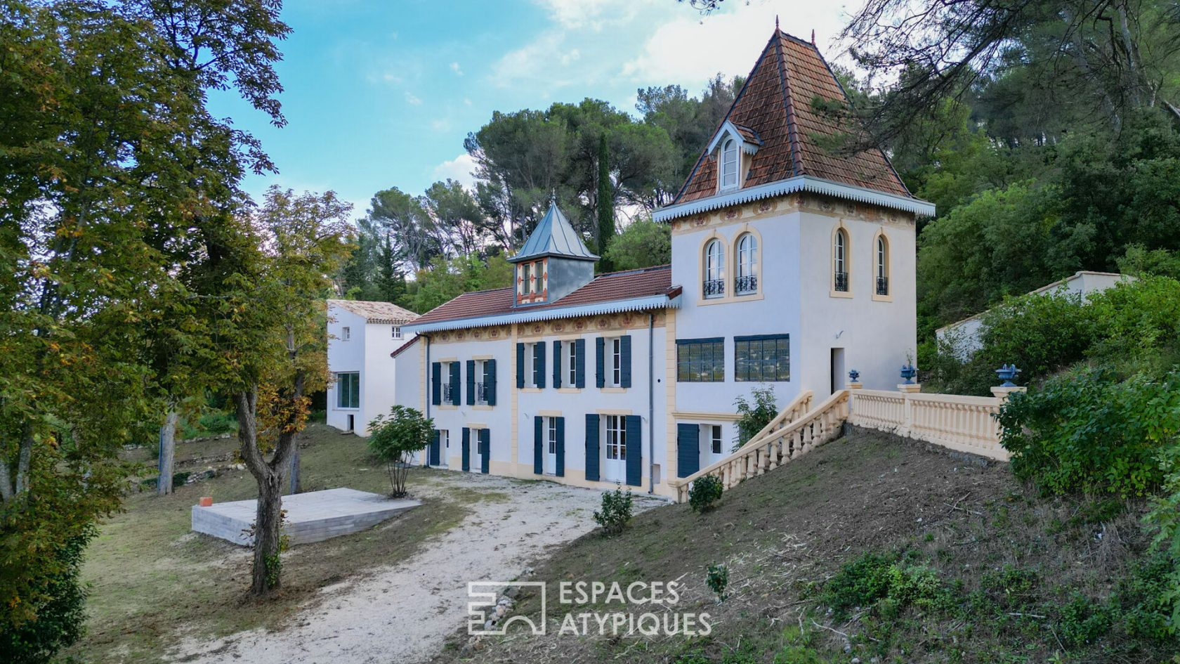 Pavillon de charme début XXe  avec dépendance, quartier Montaiguet