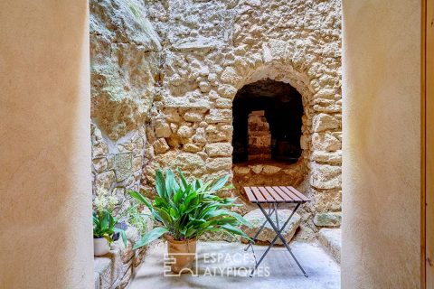 Maison de ville avec terrasse au coeur de la Provence