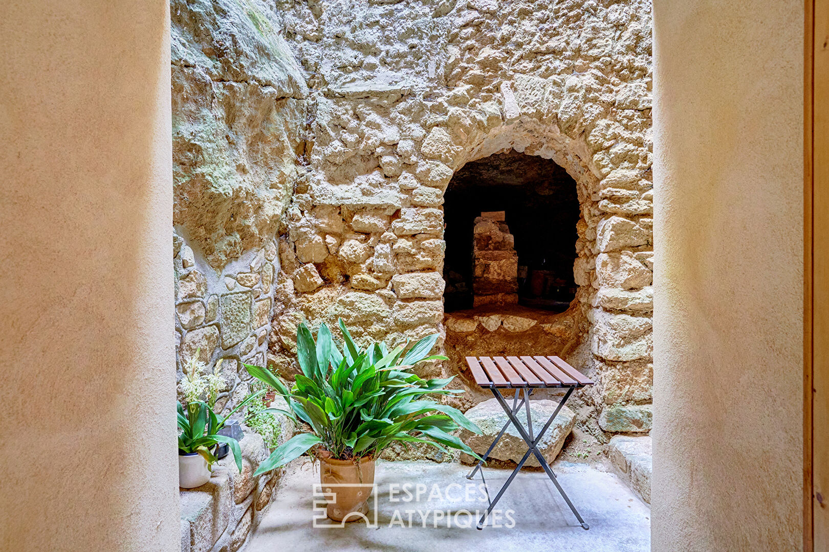 Maison de ville avec terrasse au coeur de la Provence