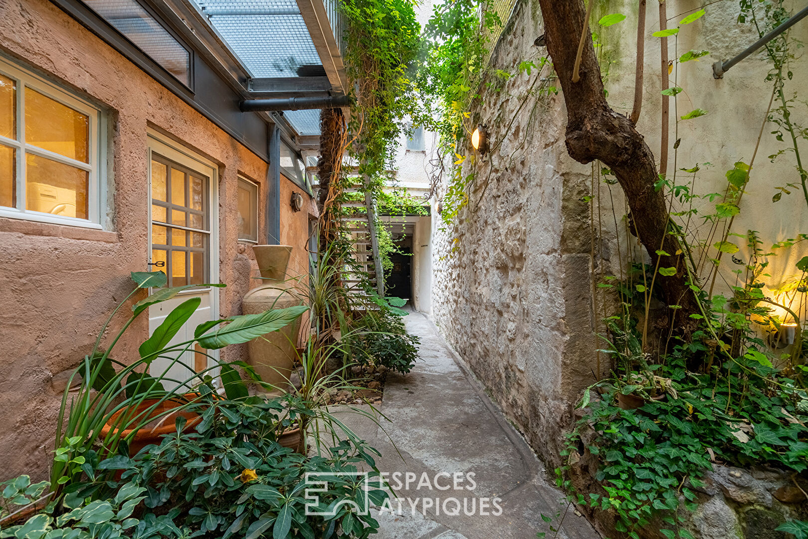 Revisited townhouse with terrace, patio and outbuilding