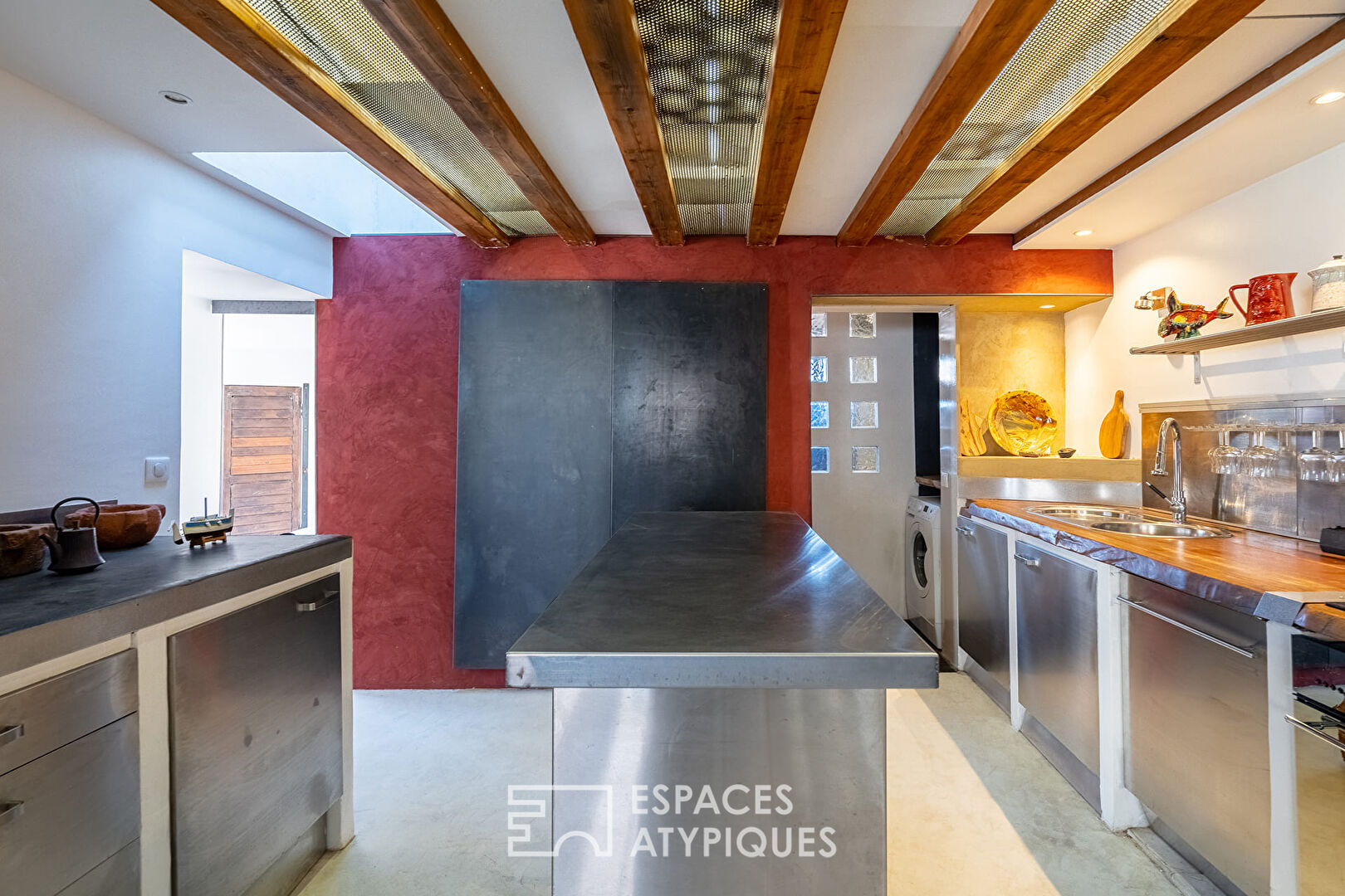 Apartment with patio and balconies in Cassis
