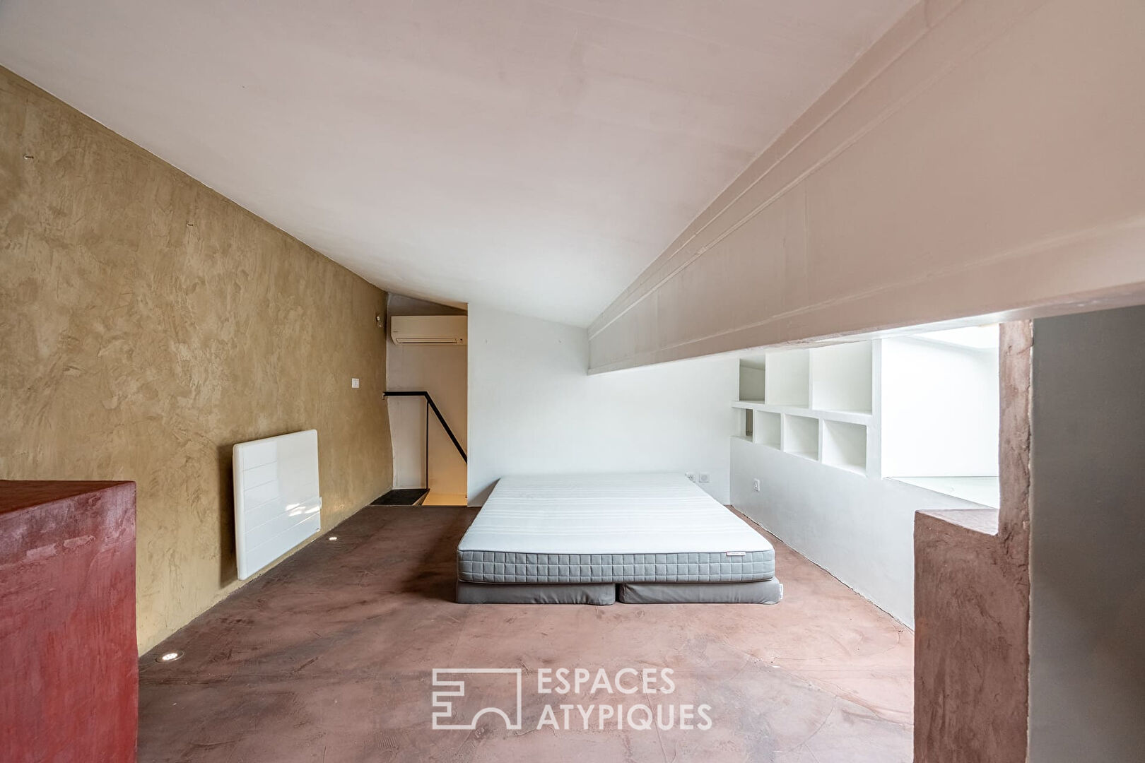 Apartment with patio and balconies in Cassis