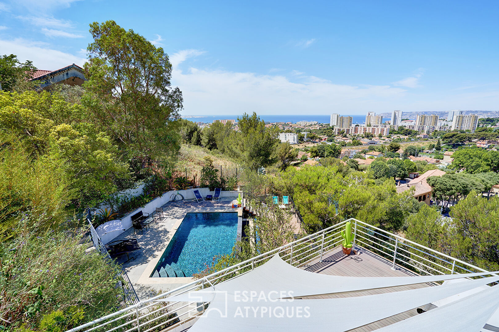 Maison contemporaine avec vue mer