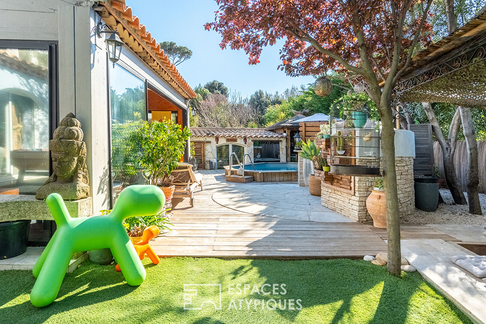Maison de caractère avec jardin exotique