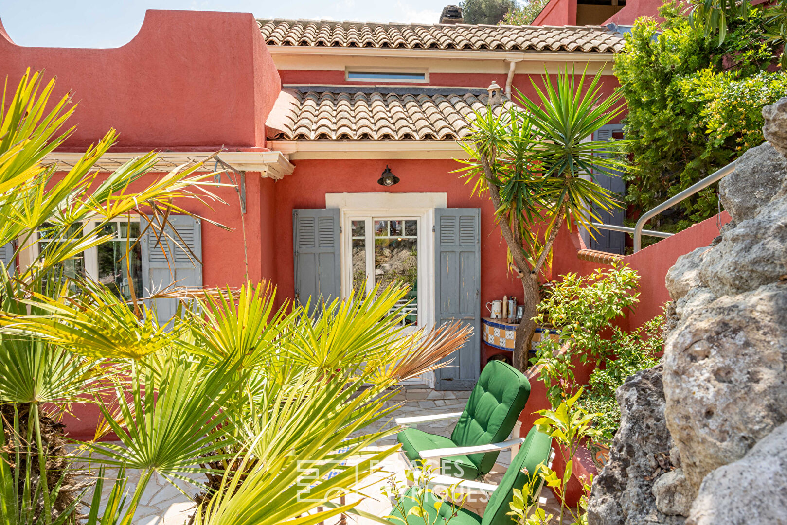 Maison en restanque avec vue contemplative