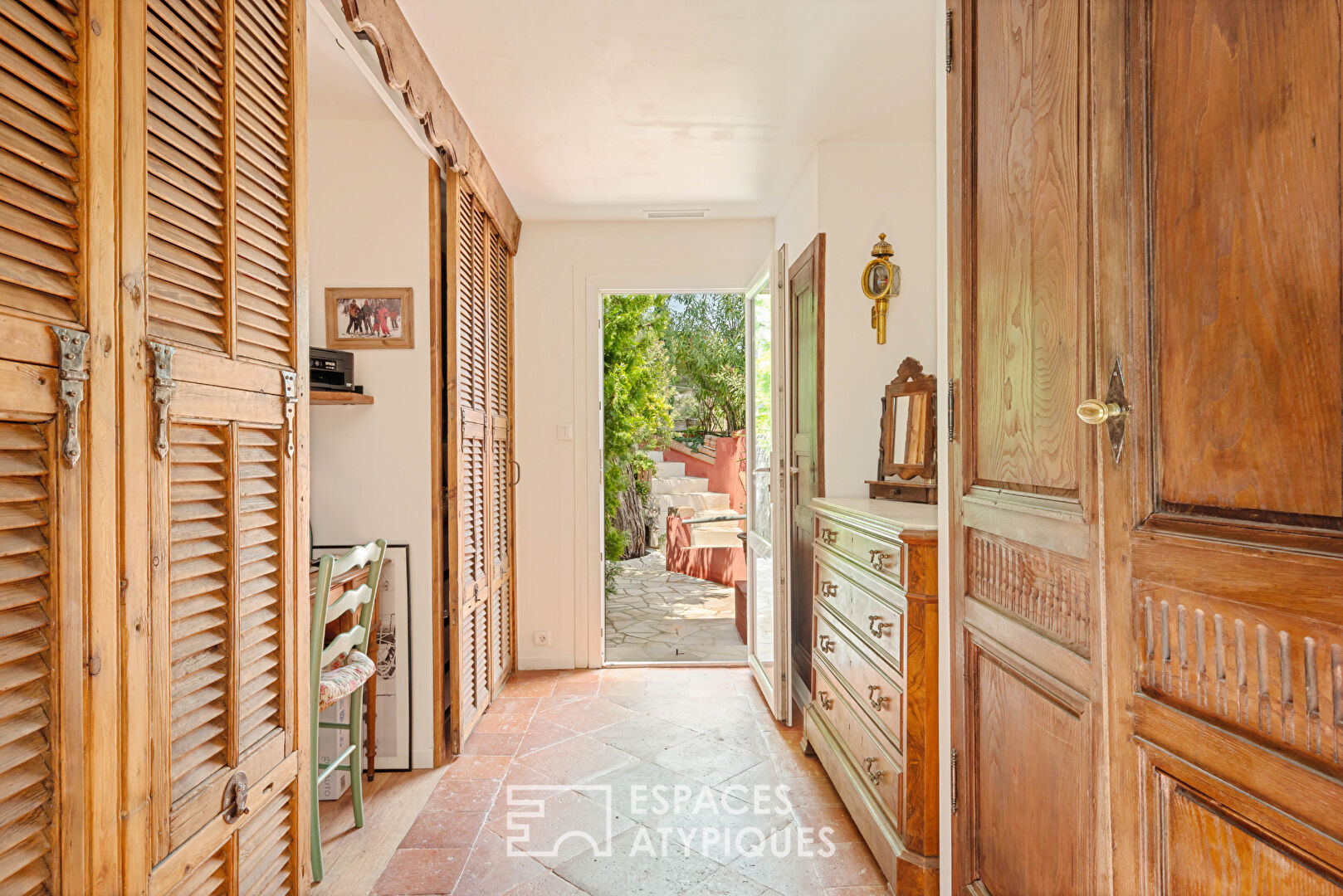 Maison en restanque avec vue contemplative