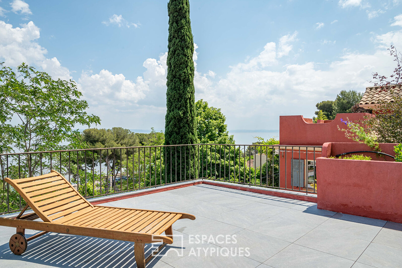 Maison en restanque avec vue contemplative