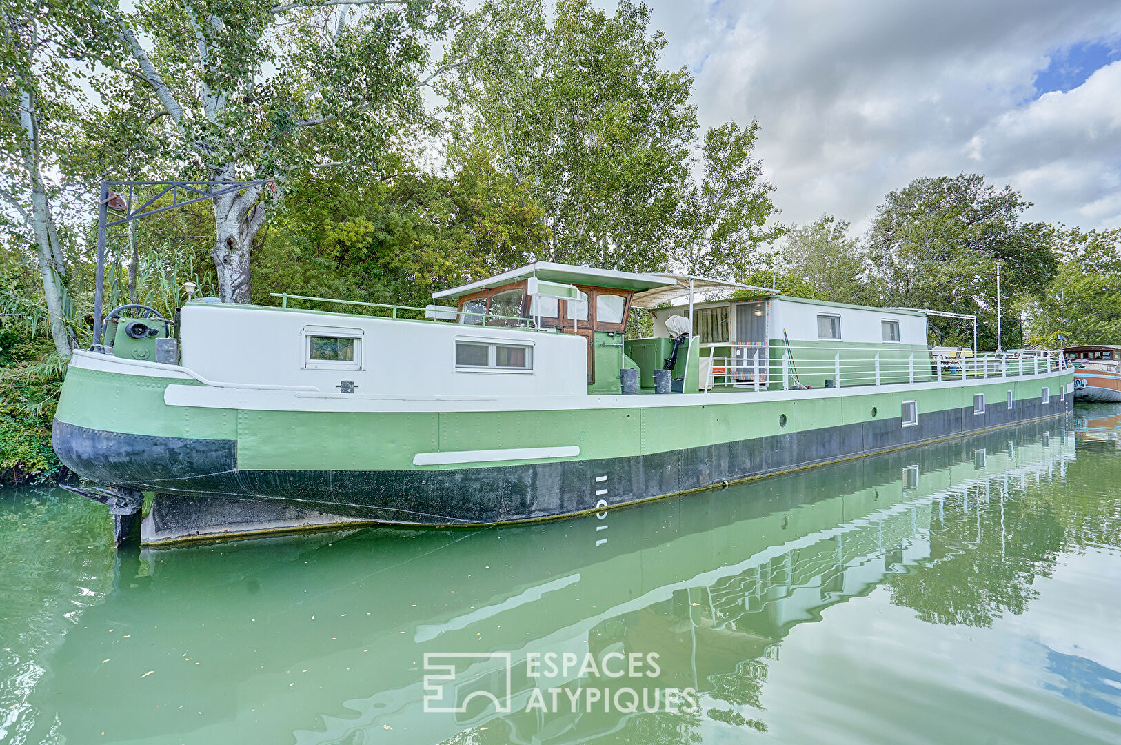 Péniche d’habitation au coeur d’Arles