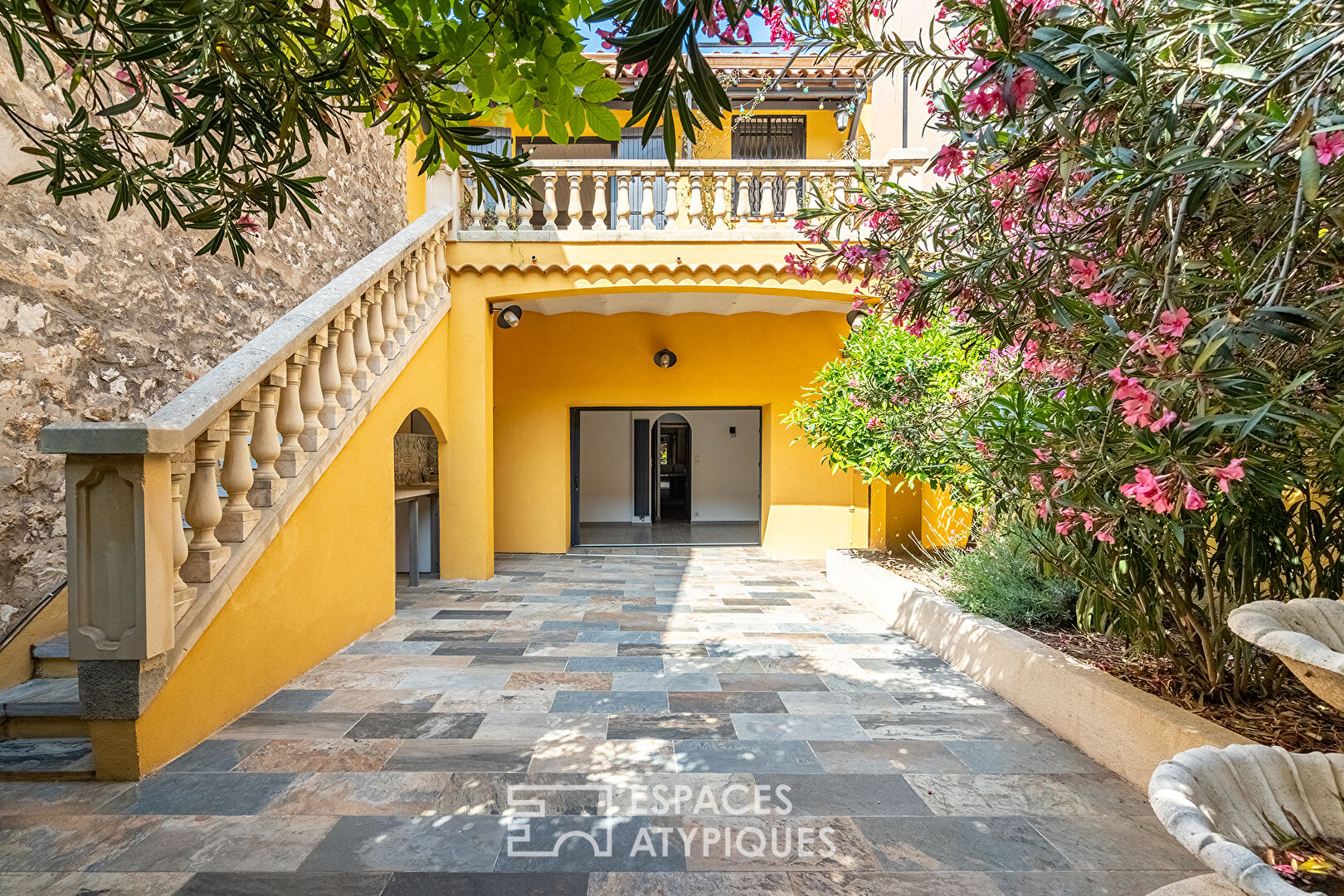 Townhouse with terrace