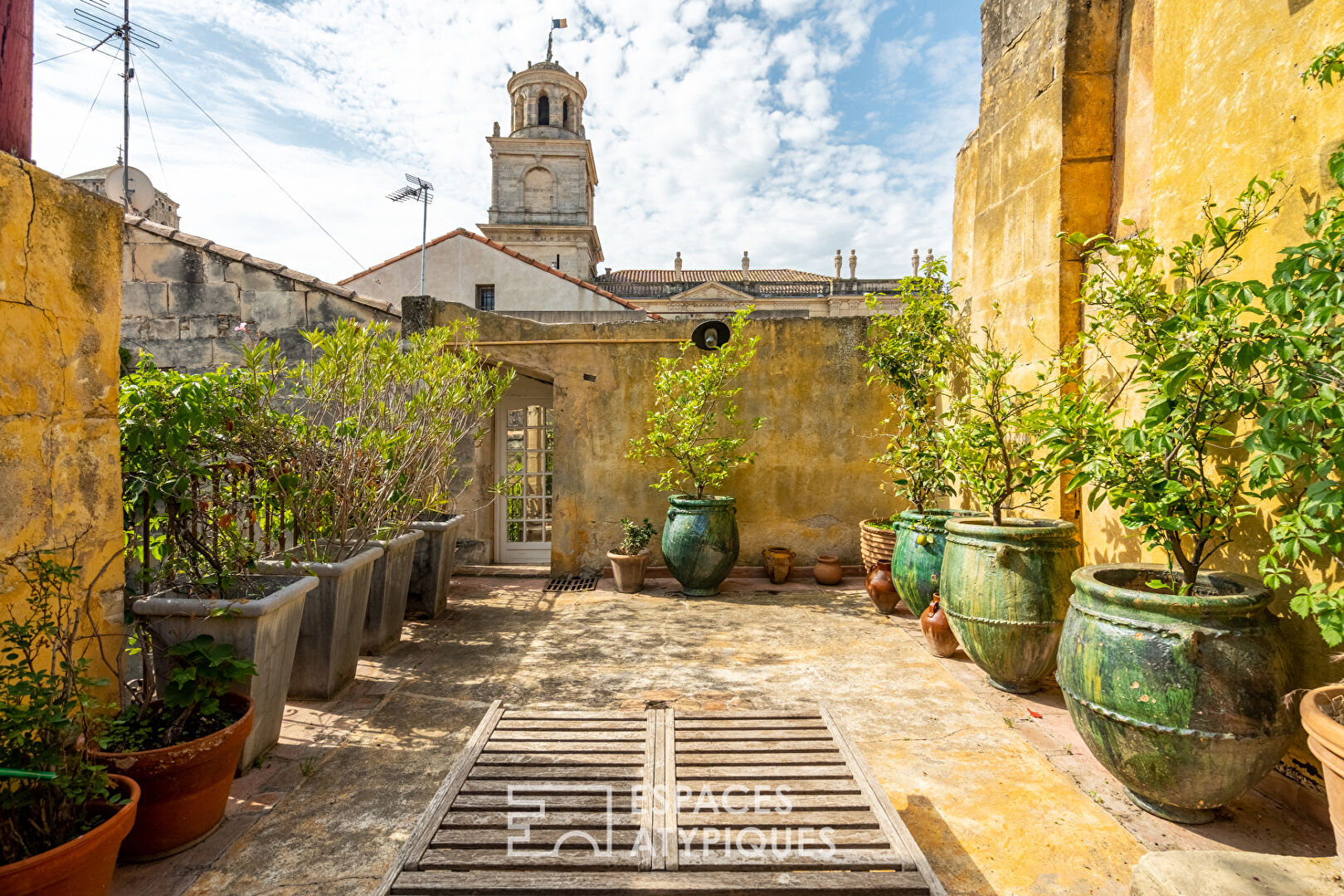 Private mansion in the historic center