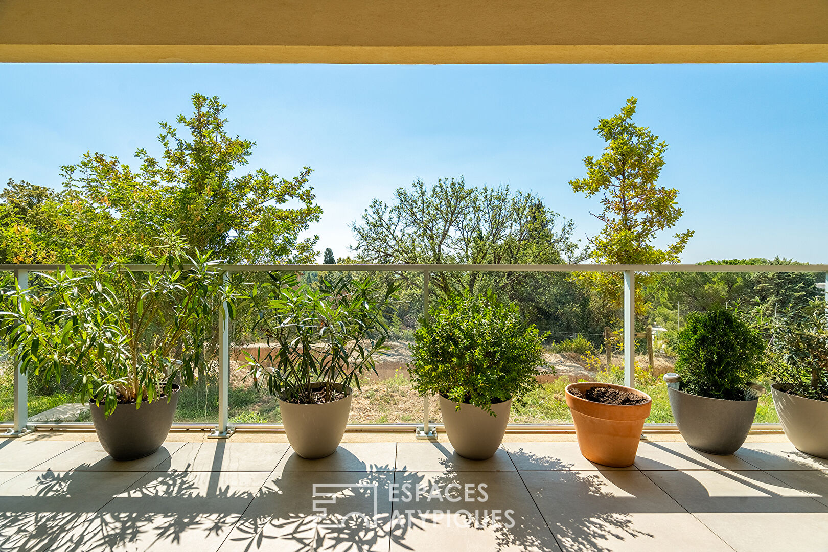 Appartement  contemporain avec vue  extérieur au calme