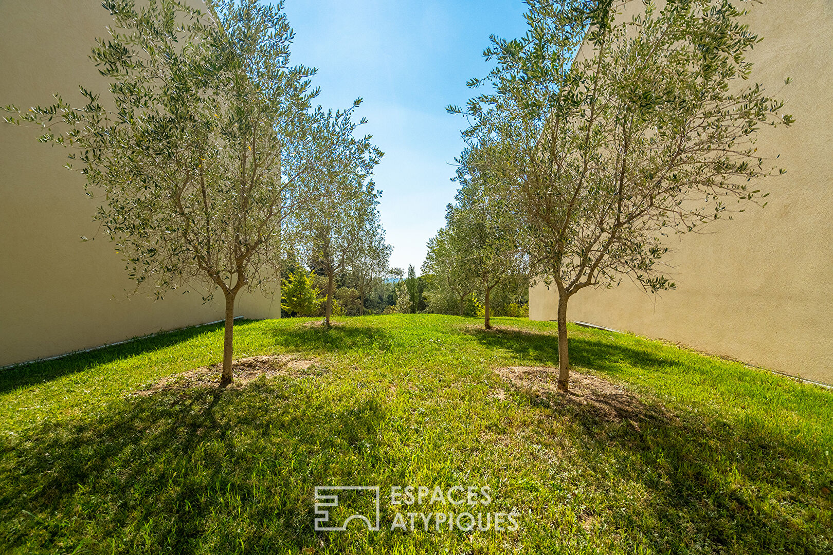 Appartement  contemporain avec vue  extérieur au calme