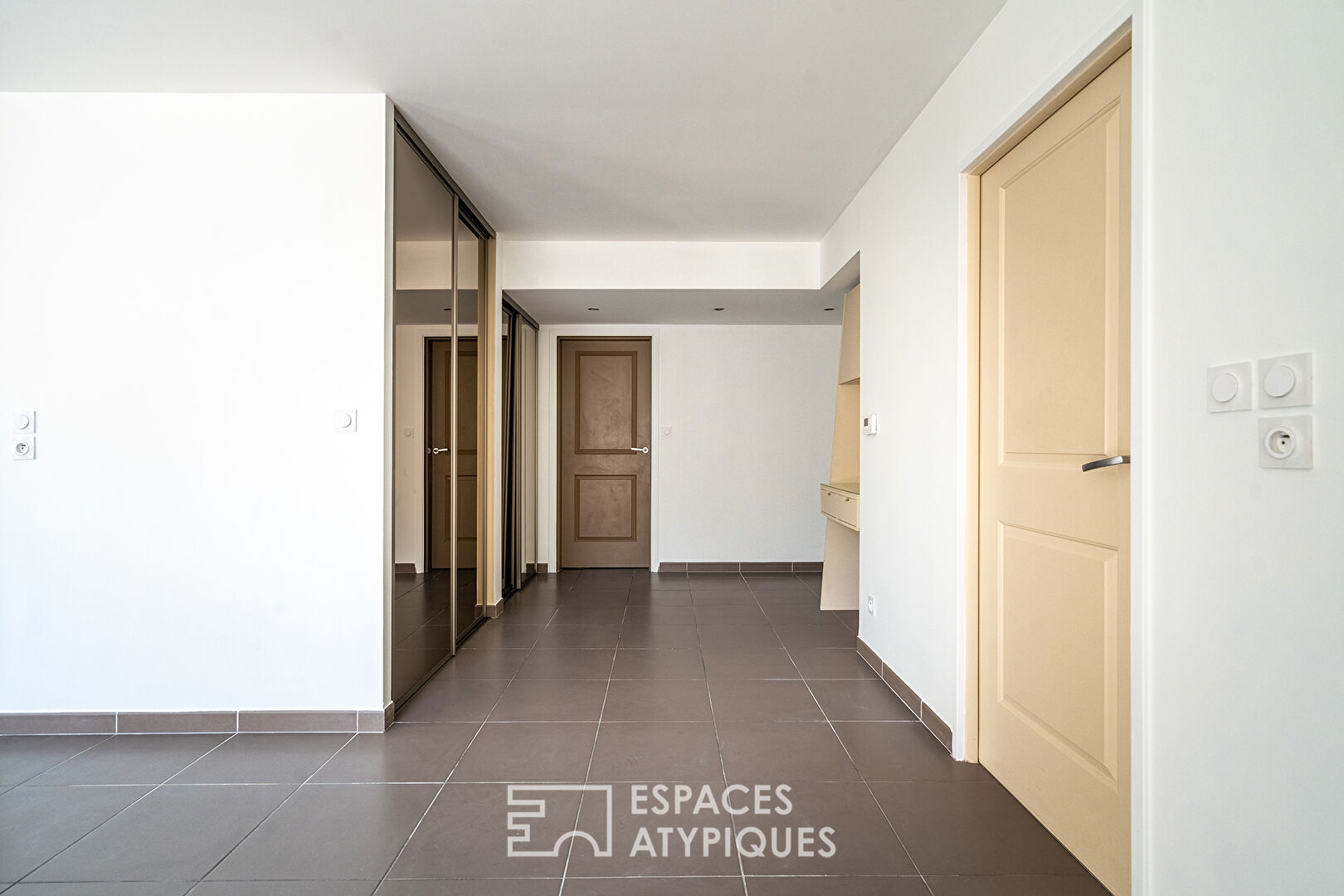 Appartement en étage élevé avec extérieur