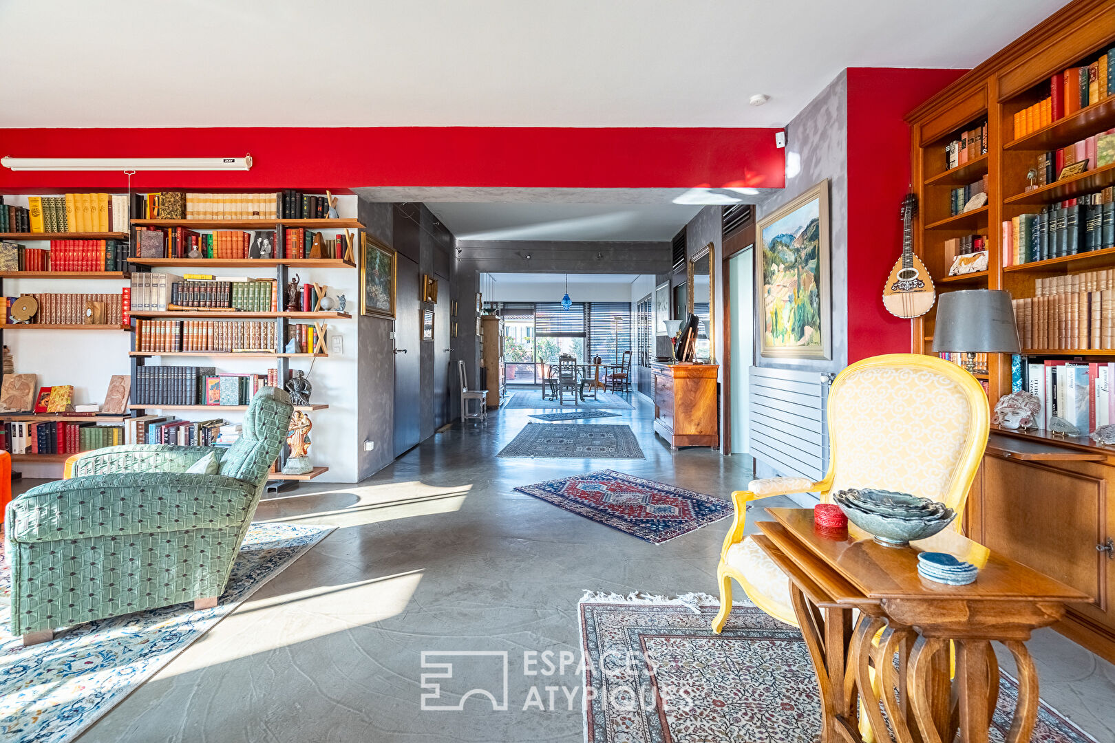 Apartment with terraces and open view