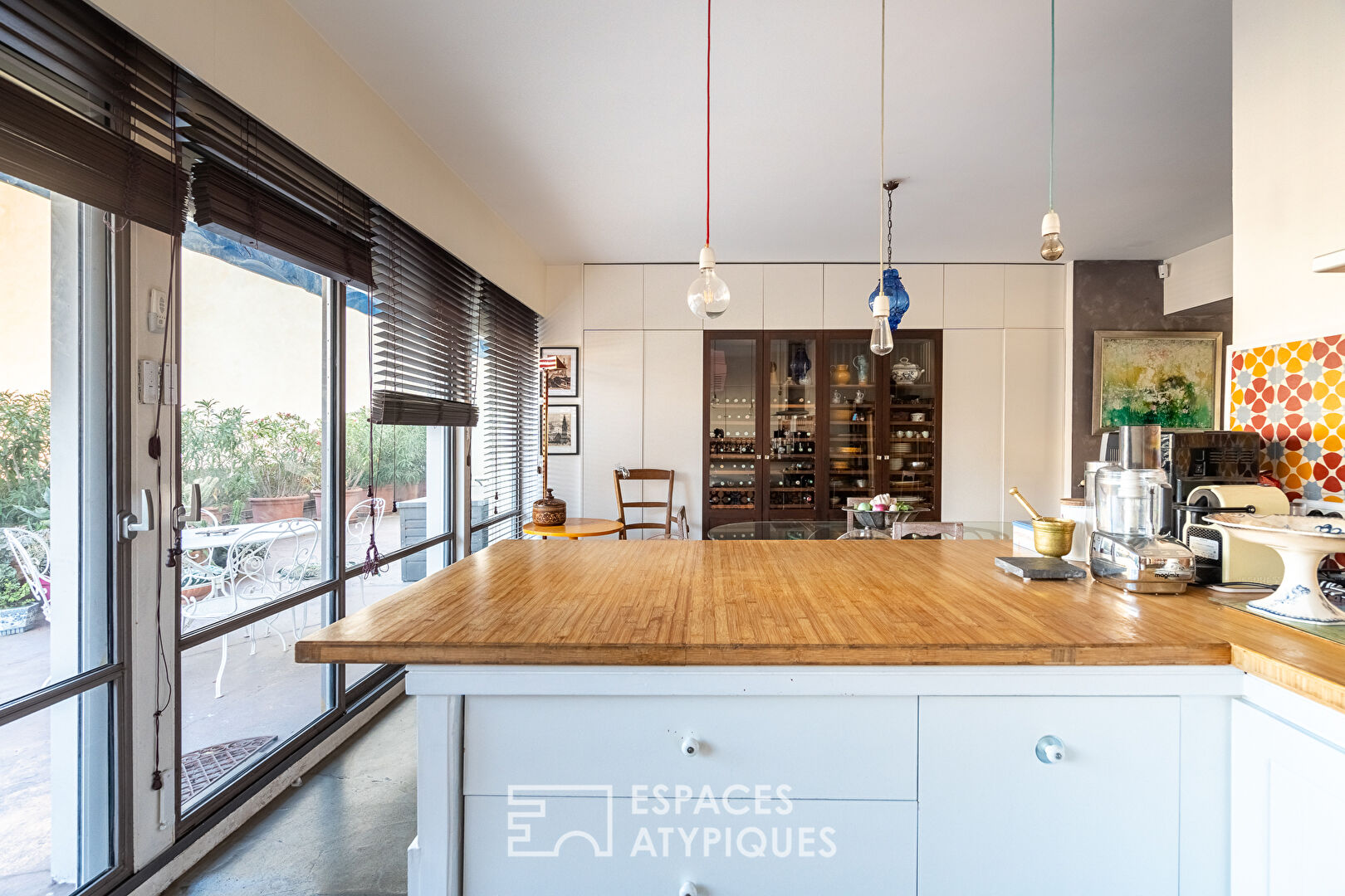 Apartment with terraces and open view