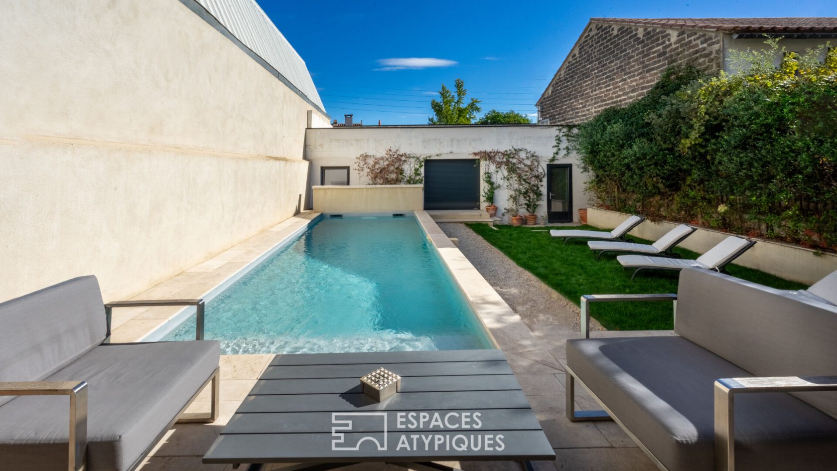 Maison contemporaine avec piscine