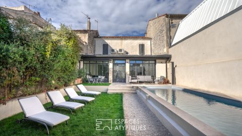 Contemporary house with swimming pool