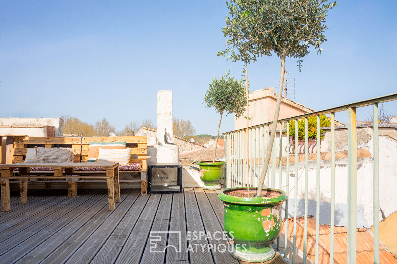 Maison de village avec toit terrasse