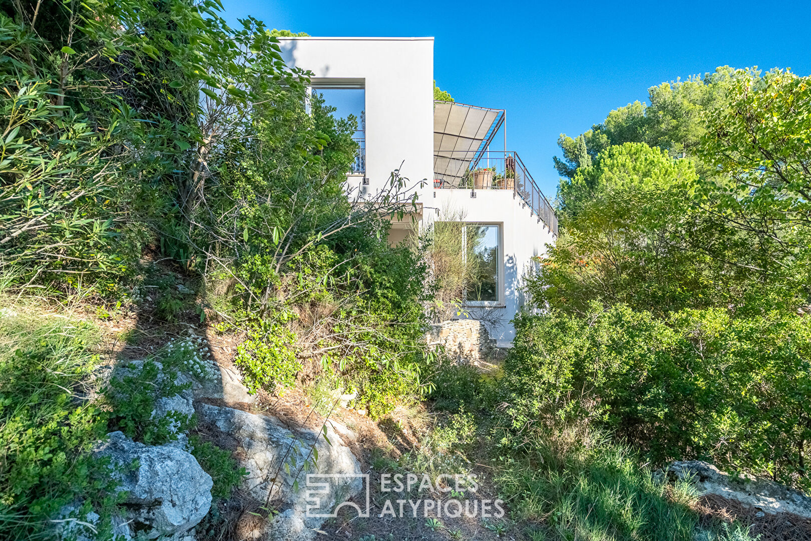 Architect-designed house with open view