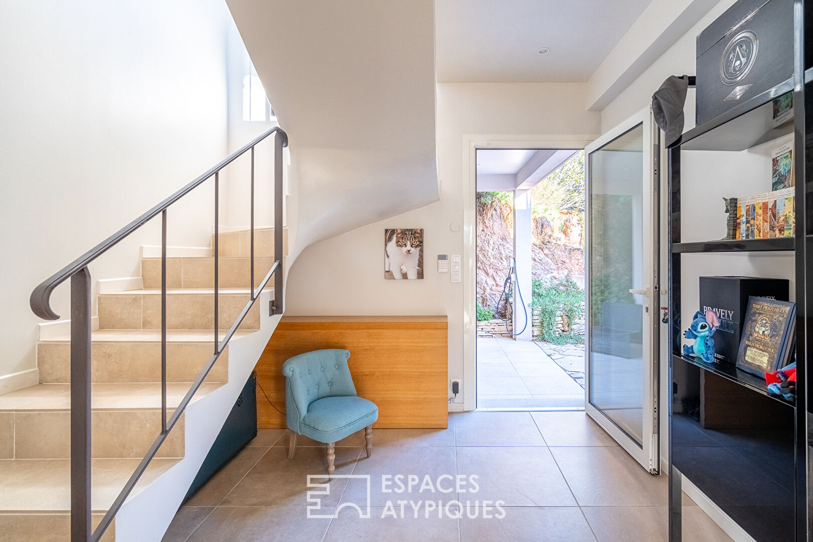 Architect-designed house with open view
