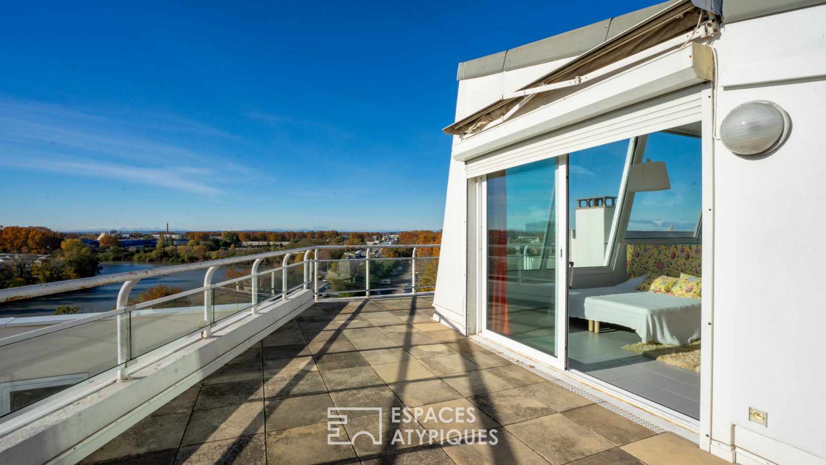 Duplex penthouse with panoramic view