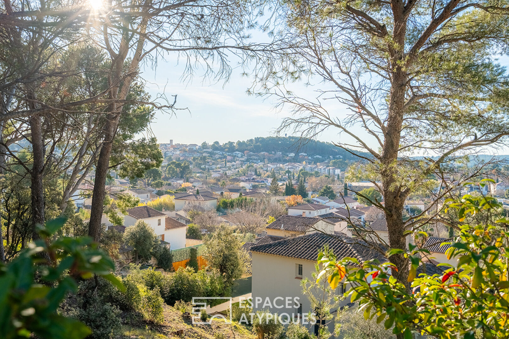 Provençal house with view and swimming pool