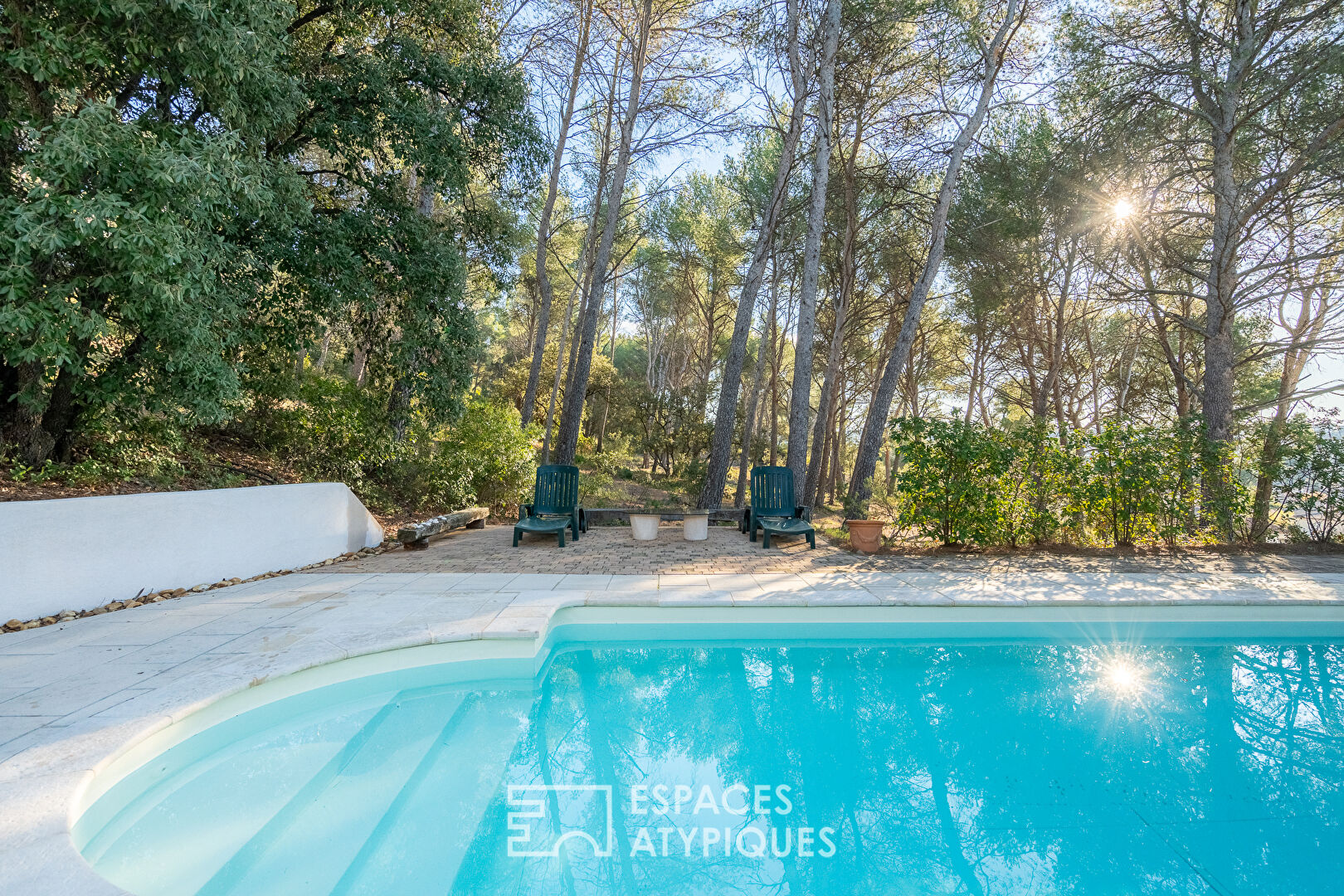 Provençal house with view and swimming pool