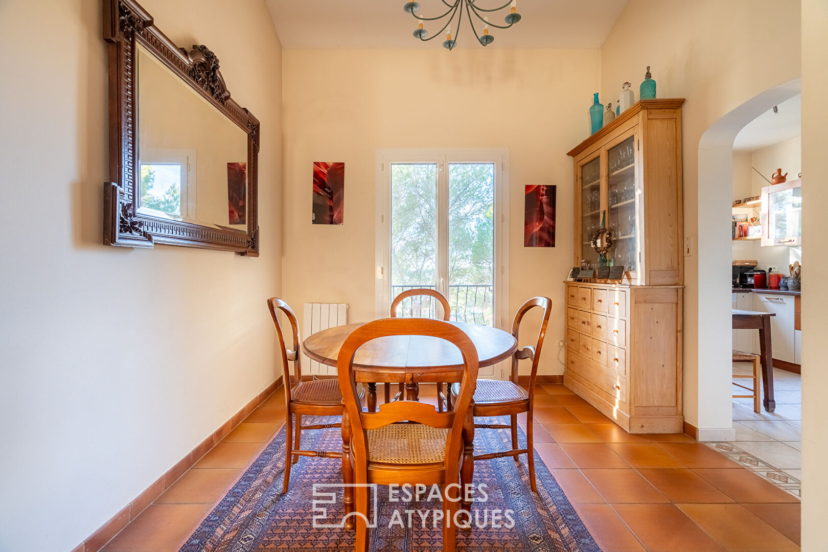 Provençal house with view and swimming pool