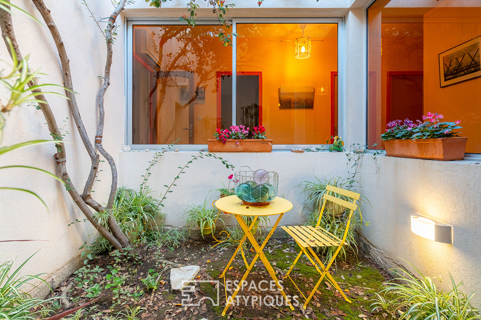 Provençal house with view and swimming pool