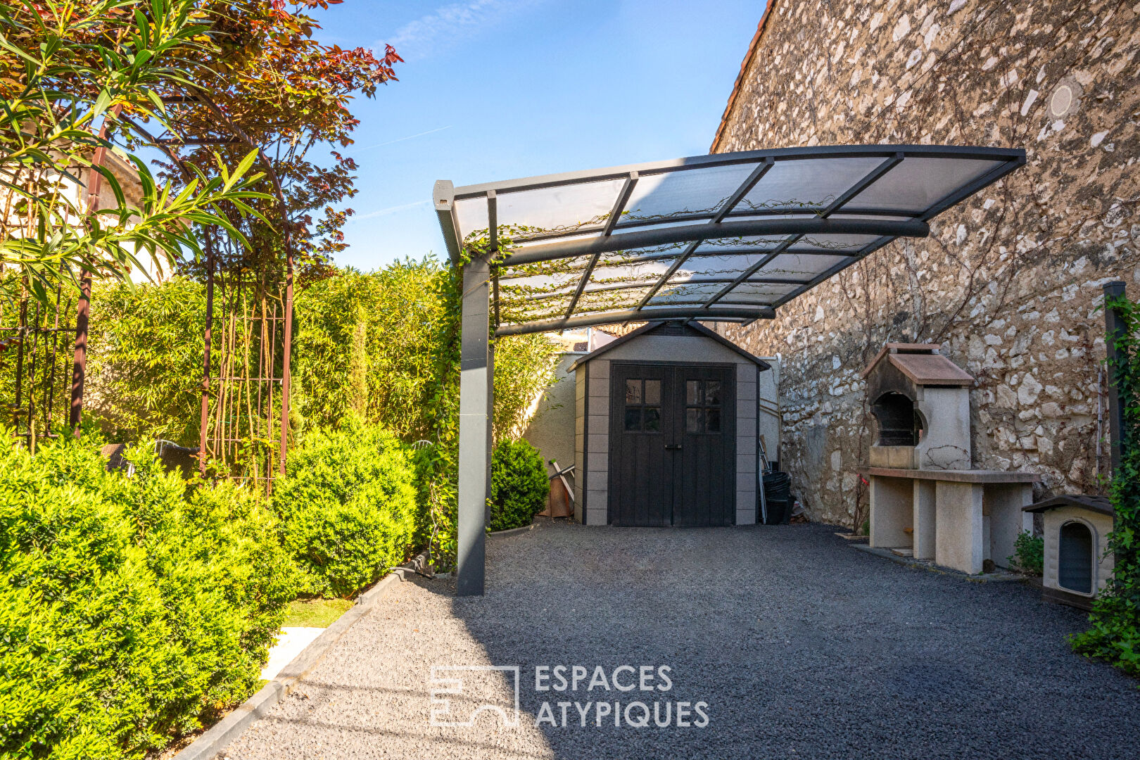 Village farmhouse and its interior courtyard