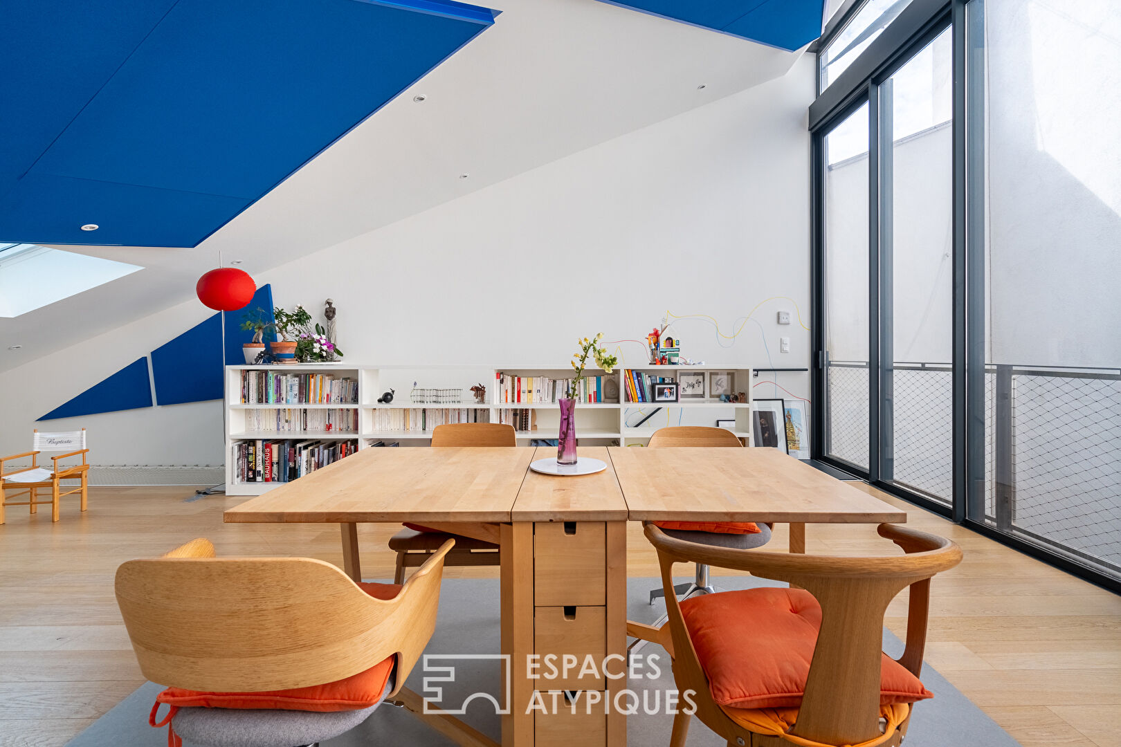 Graphic house in the heart of the village