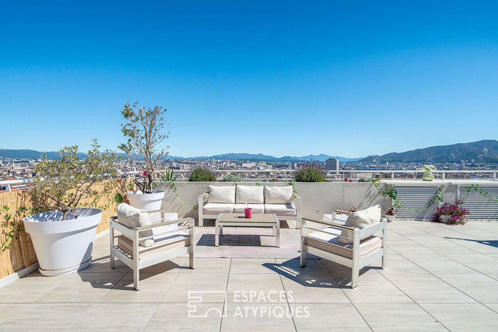 Appartement avec vue panoramique et terrasse au dernier étage