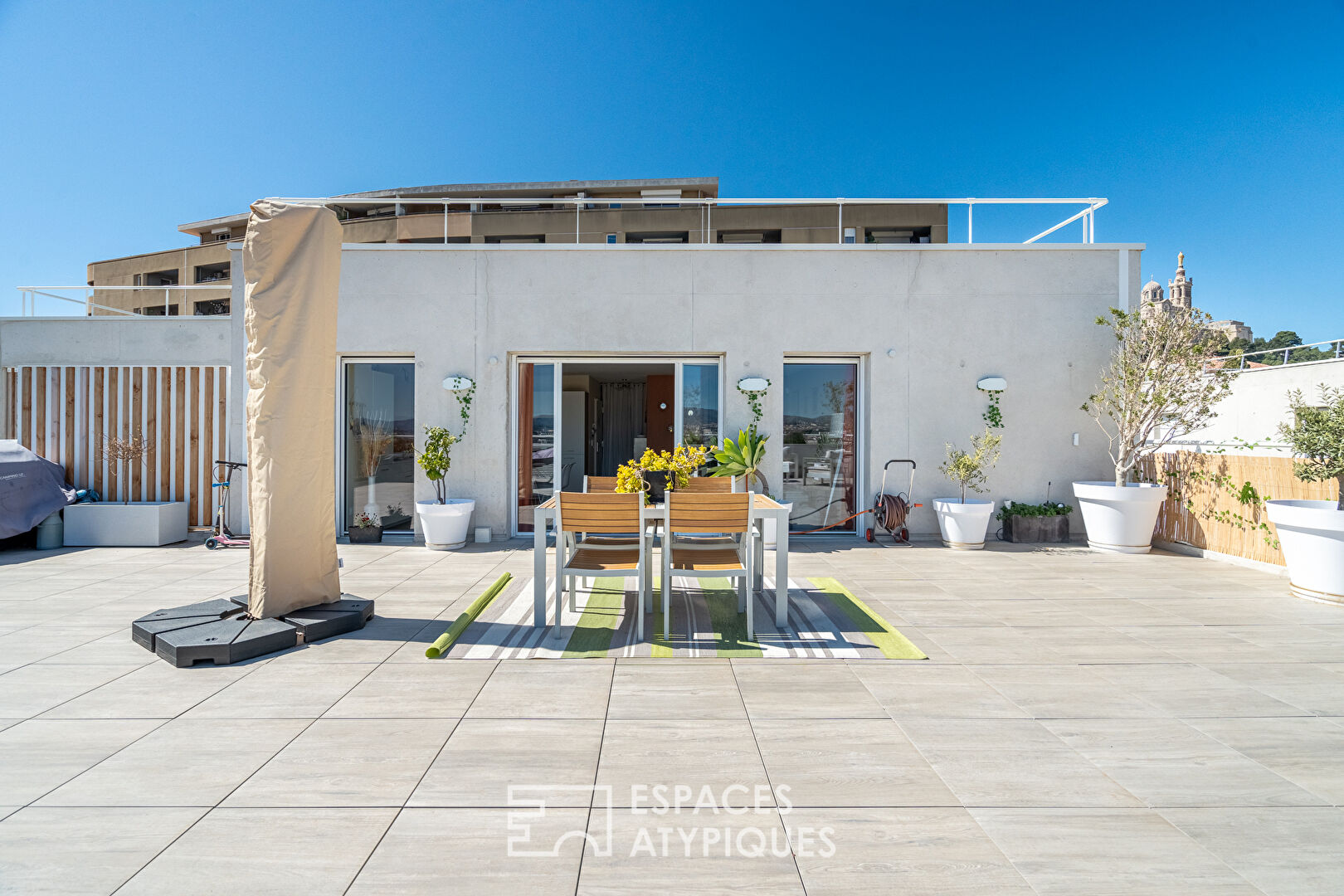 Apartment with panoramic view and terrace on the top floor