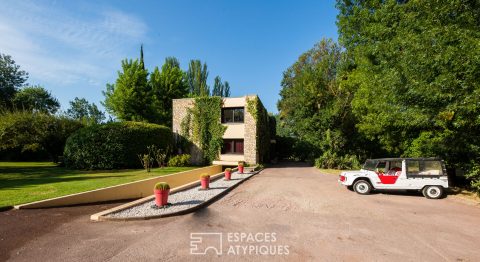 Maison d&rsquo;architecte  avec jardin et piscine