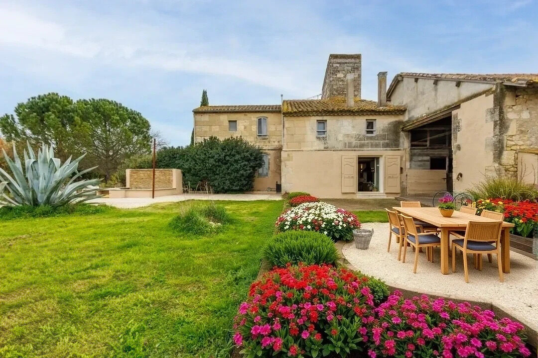 16th century farmhouse and its landscaped garden