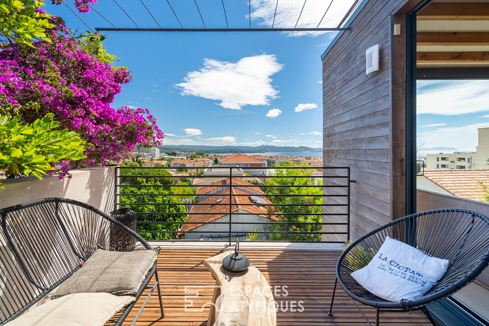 Maison contemporaine avec vue mer