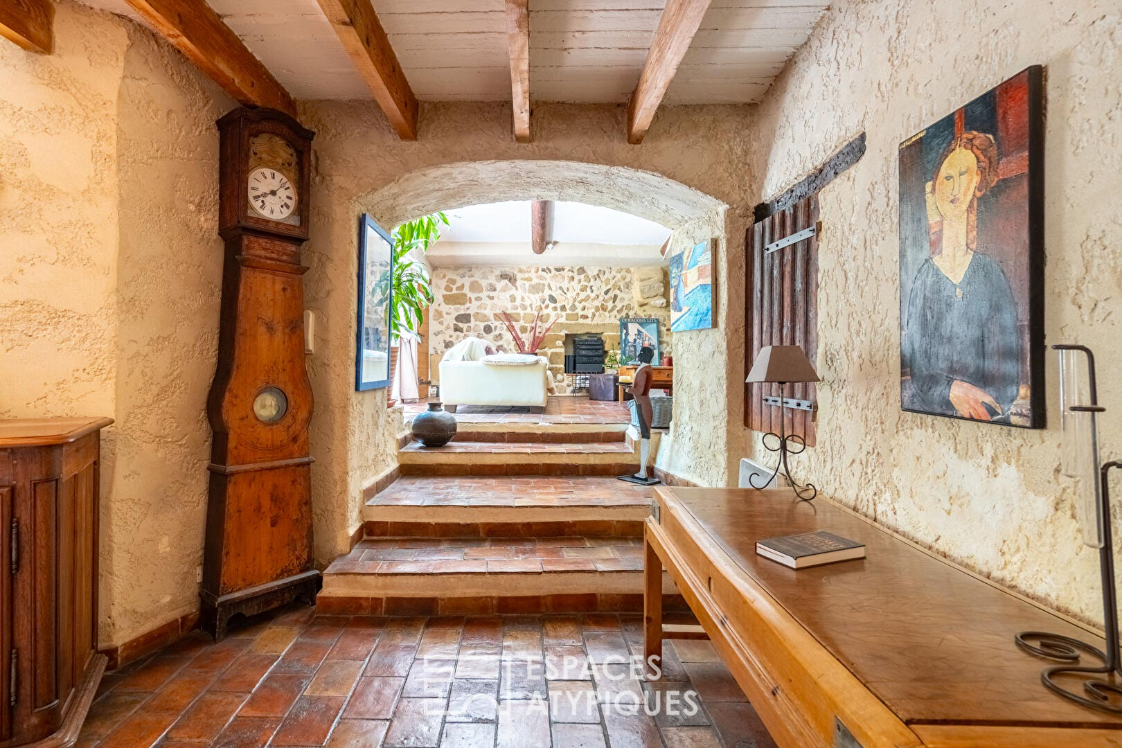 Mas en pierre du XVII° avec jardin