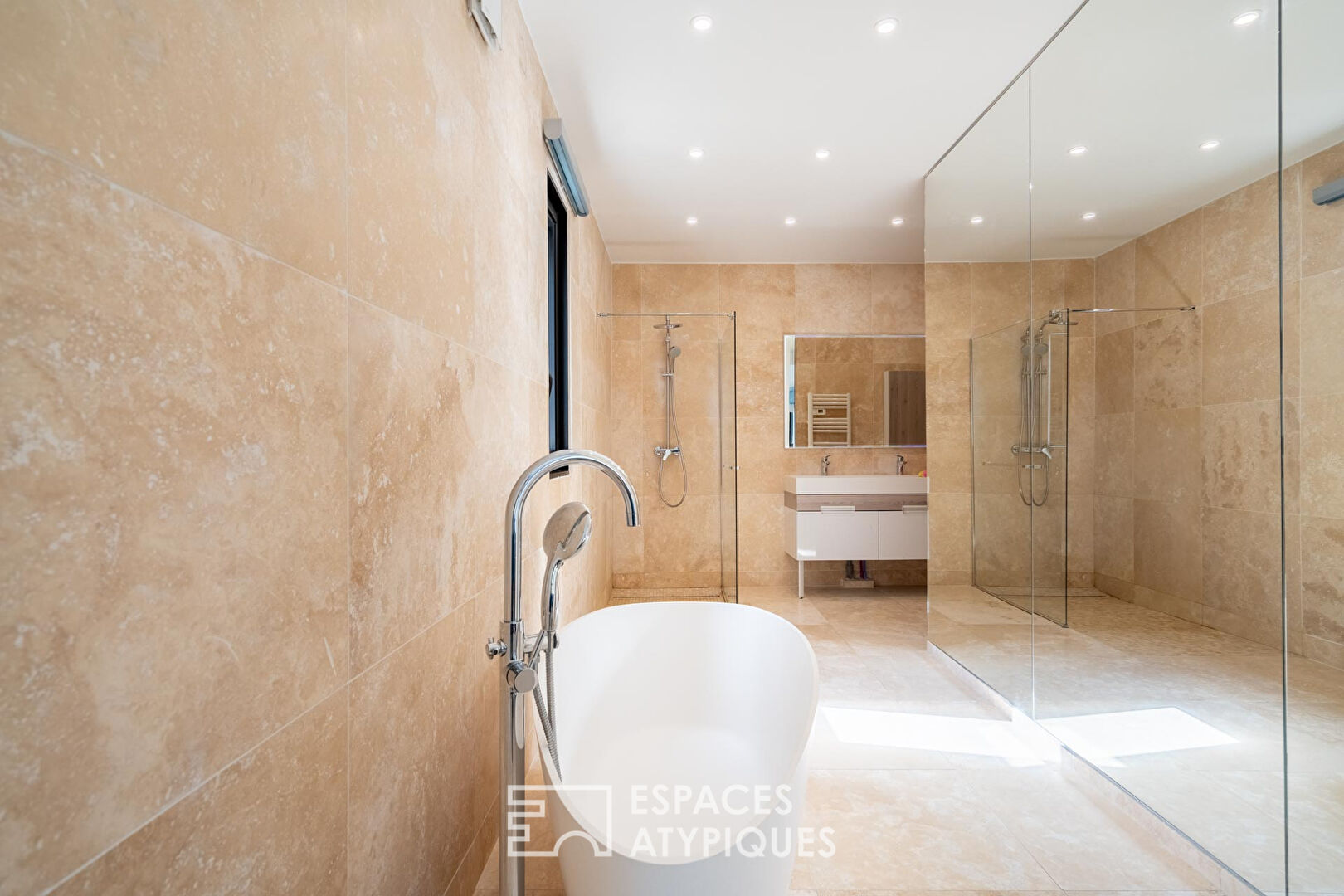 Villa contemporaine au coeur des Alpilles