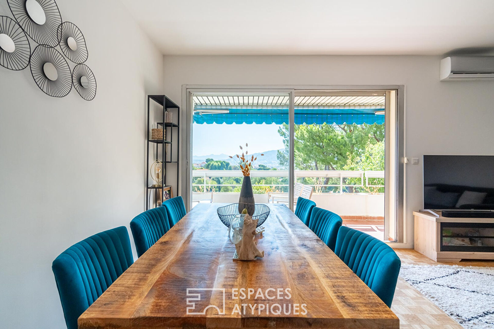 Apartment with open view