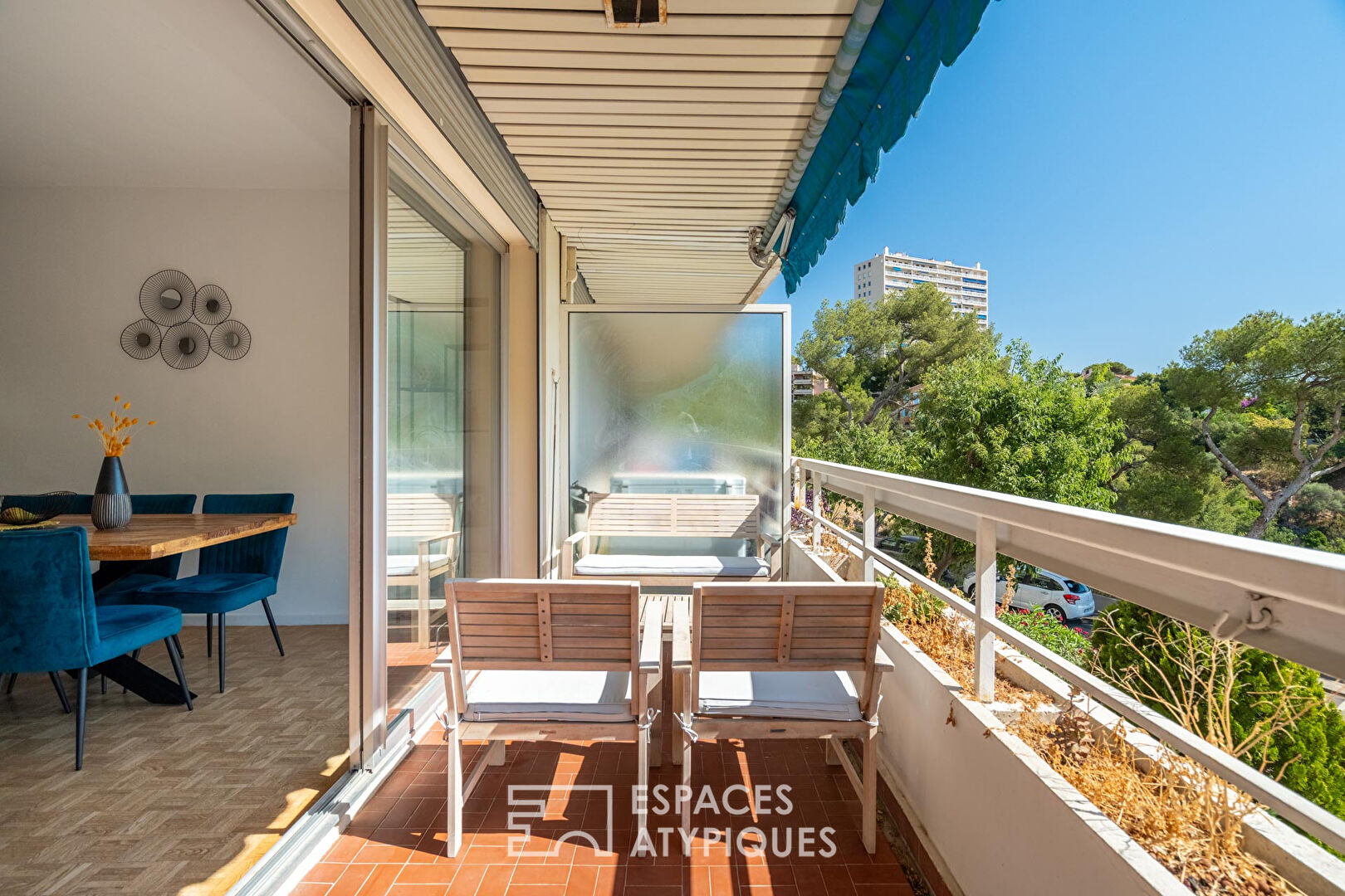 Apartment with open view