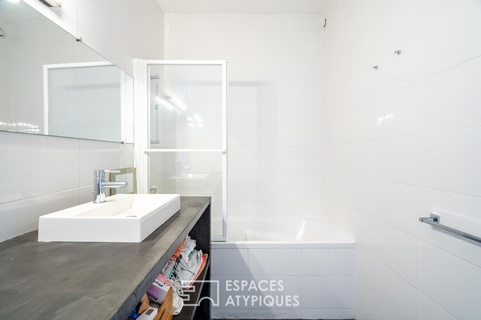 Apartment with open view