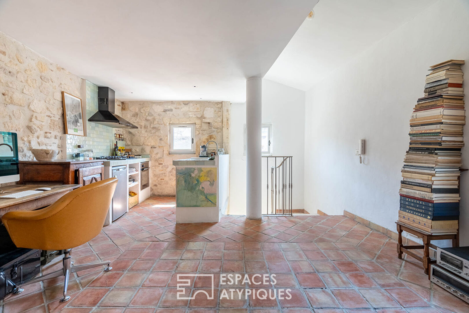 Bright duplex in historic center