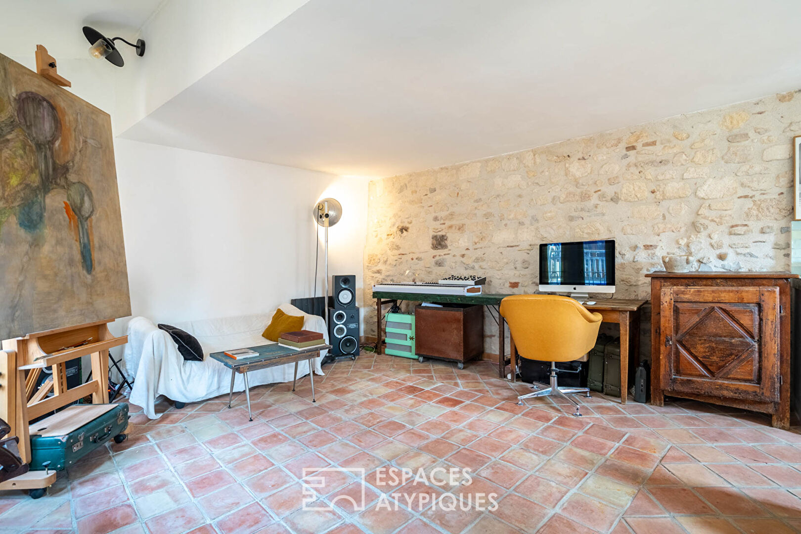Bright duplex in historic center