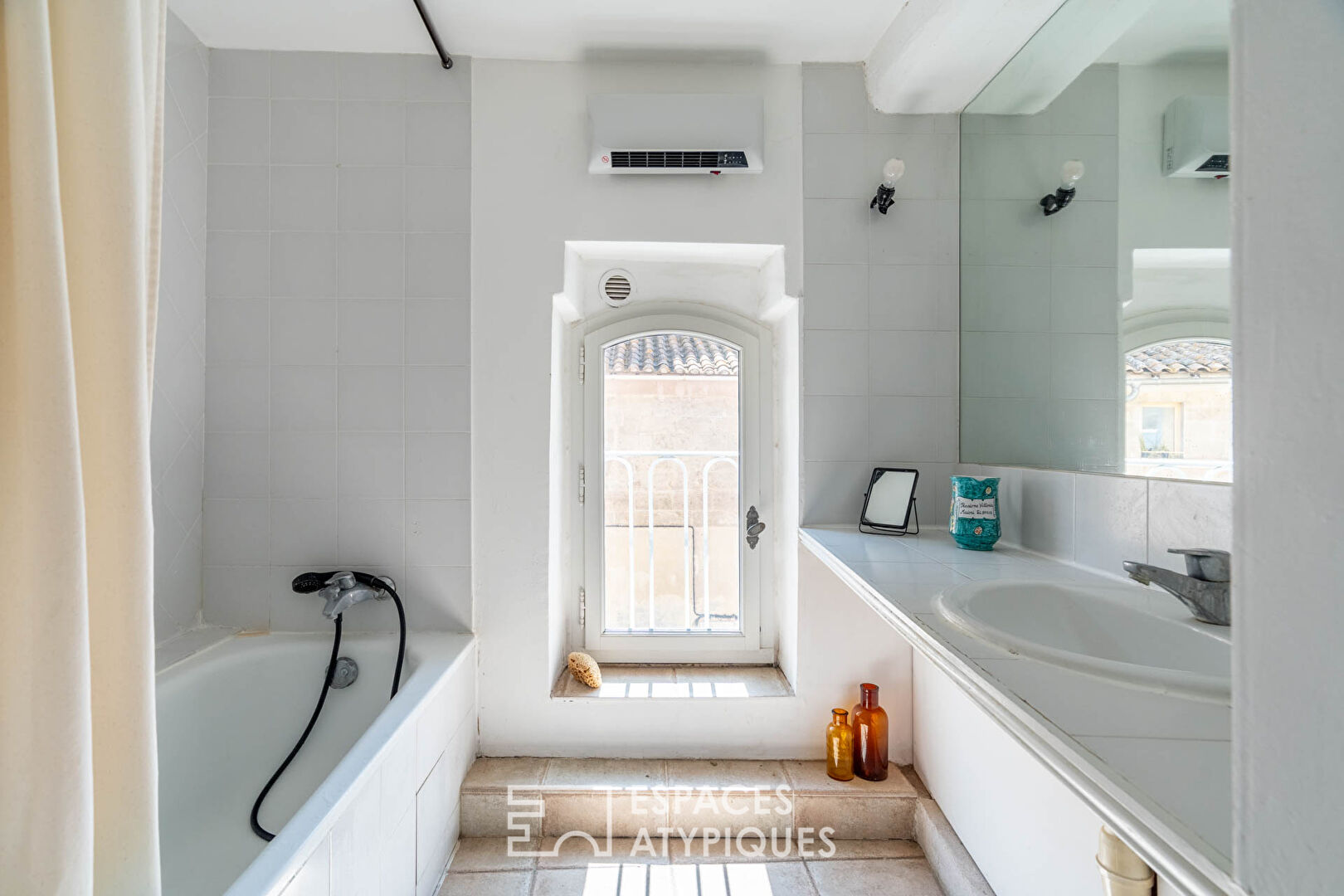 Bright duplex in historic center