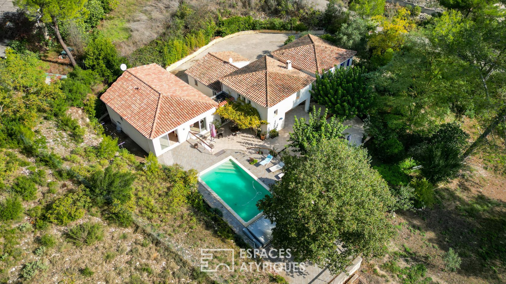Villa provençale face à la nature