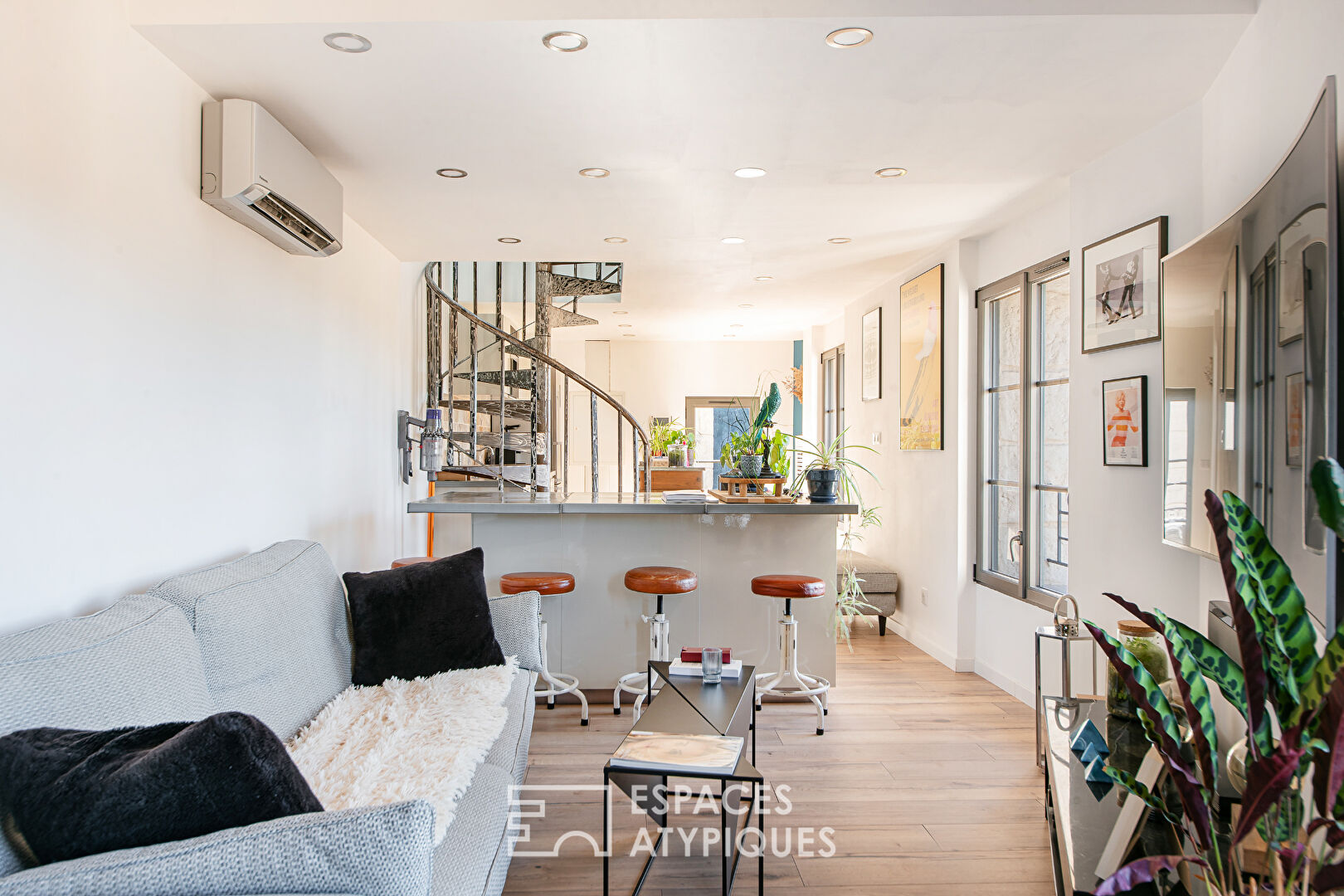 Renovated village house with panoramic terrace and independent studio