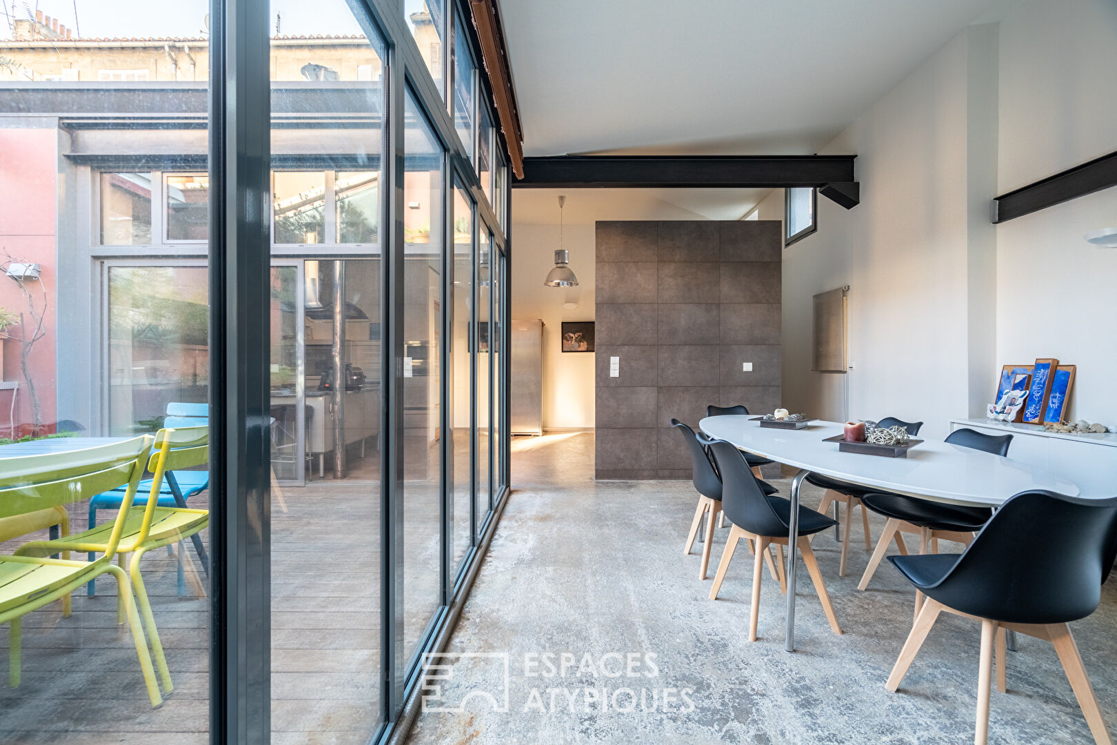 Loft d’architecte avec extérieur dans une ancienne manufacture